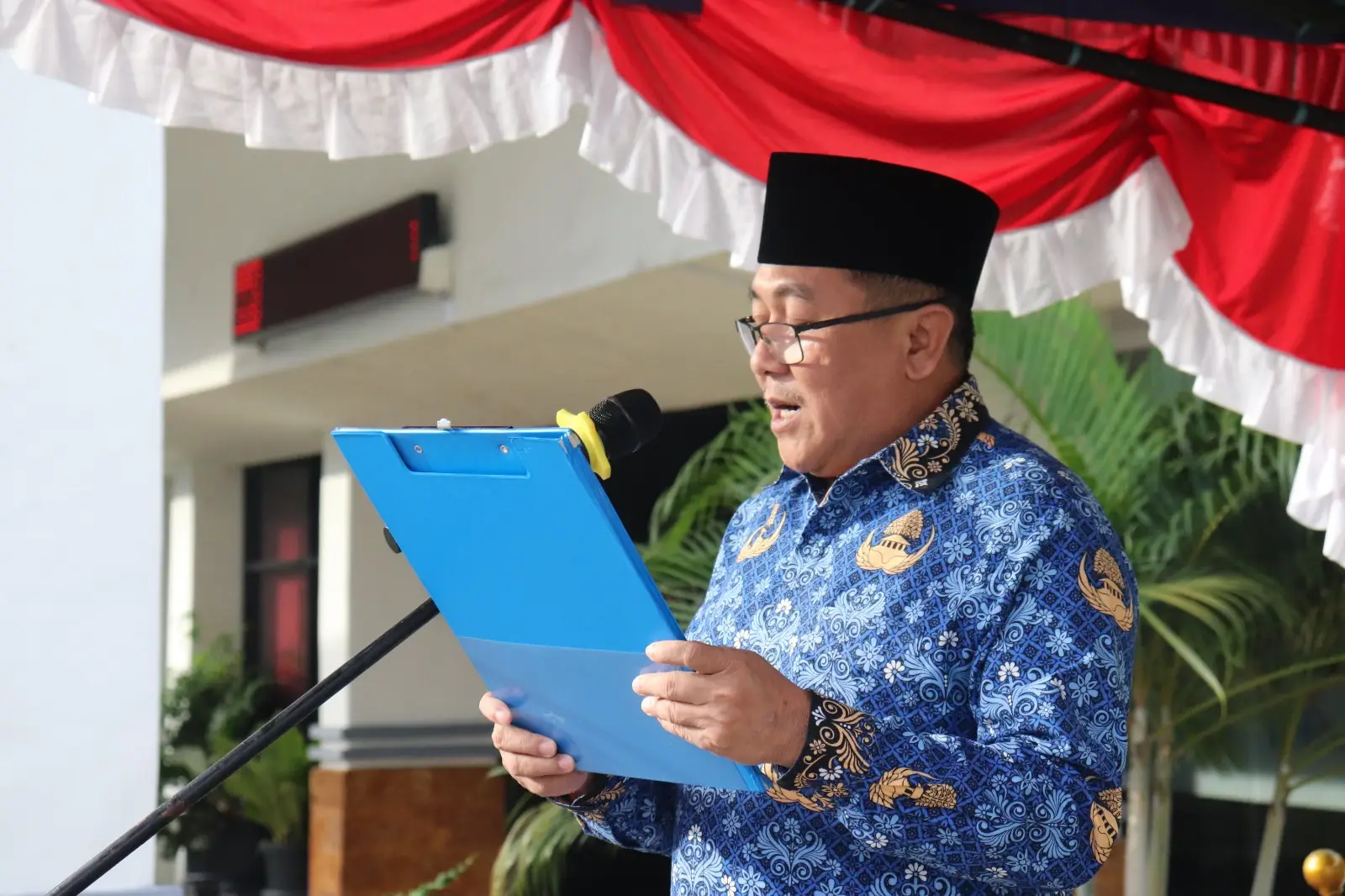Kepala RRI Banjarmasin, Nandang Supriadi saat menyampaikan Naskah Sambutan Harkitnas 2026.