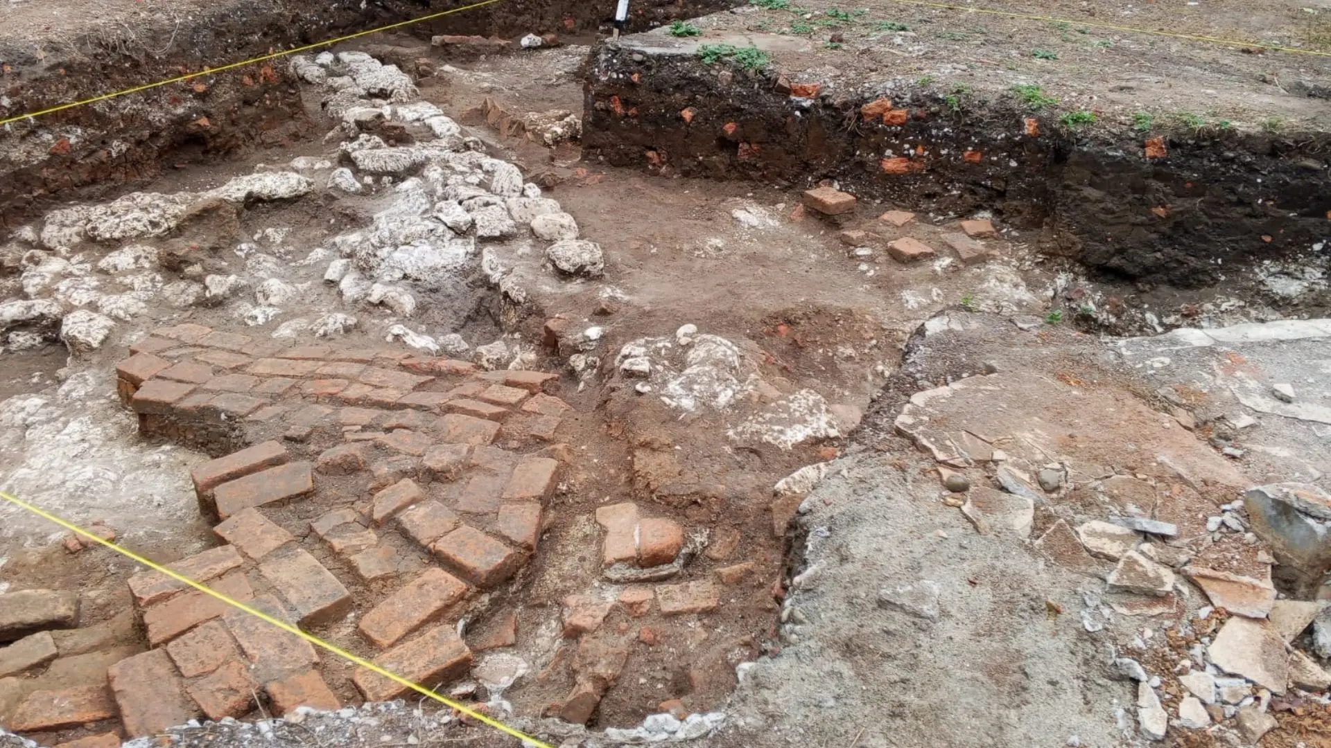 Sisa puing Benteng York yang dibangun pada tahun 1685