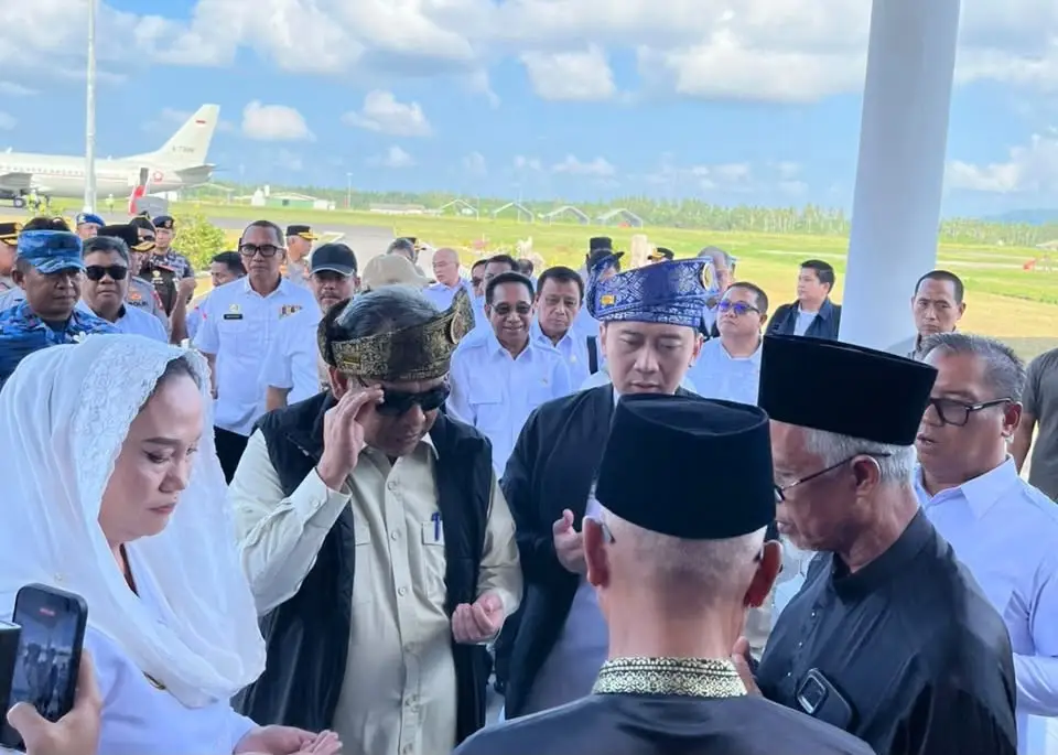 Rombongan Ketua MPR RI, Disambut oleh Bupati Natuna , Cen Sui Lan di bandara Raden Sadjad pada Rabu, 30 September 2026 (Poto: Diskominfo Natuna/ RRI Ranai/ Saleh)