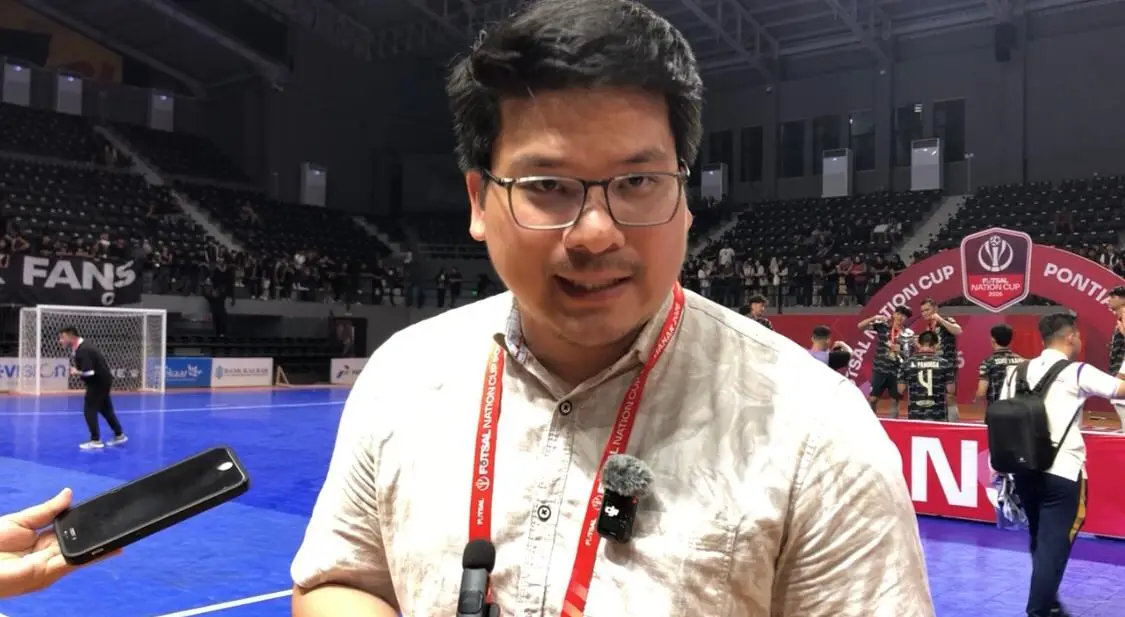 Ketum Federasi Futsal Indonesia Michael Victor Sianipar saat diwawancara. (RRI/Muhammad Rokib)