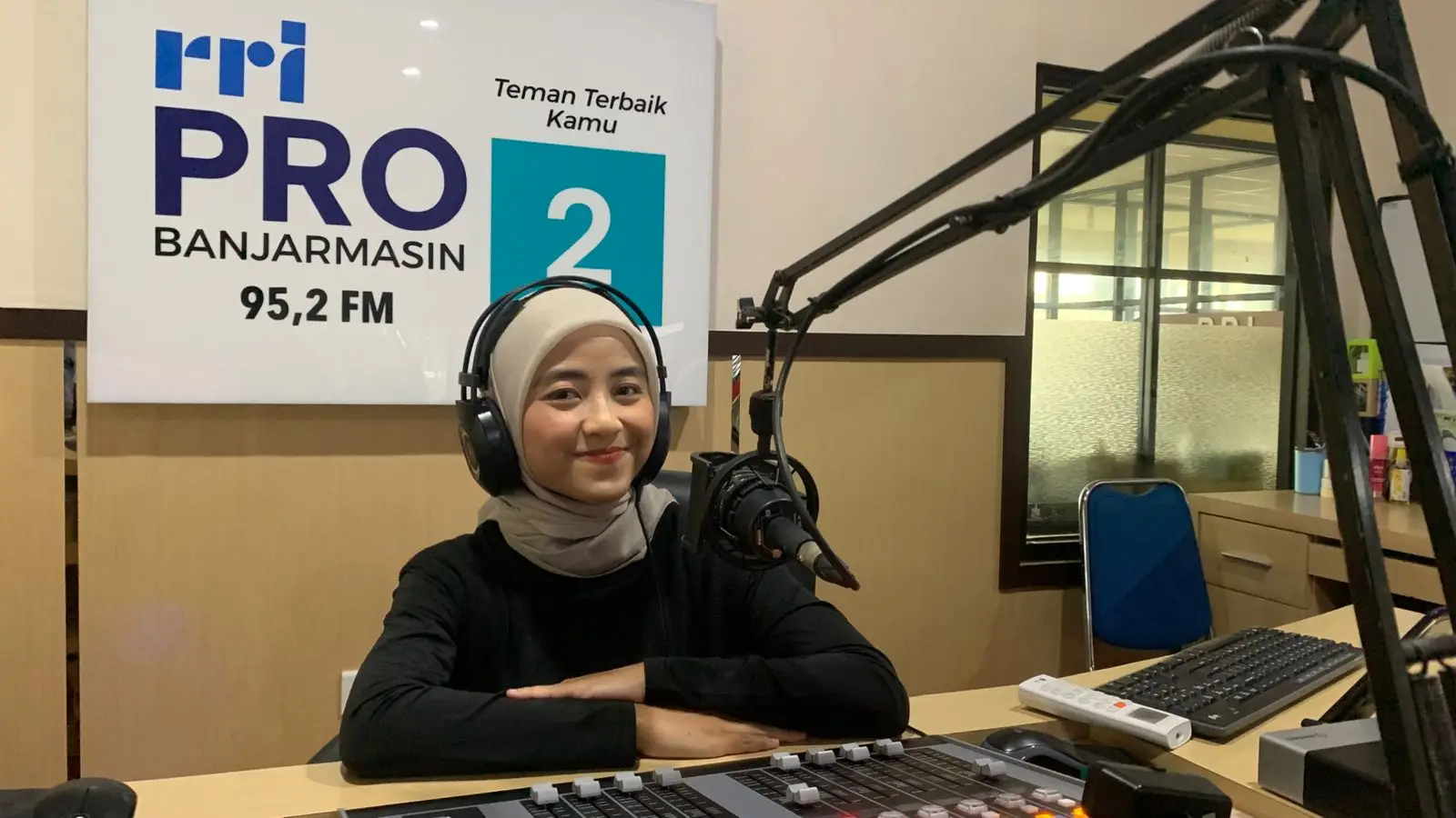 Aini Sabrina, penyiar RRI Pro2 Banjarmasin (Foto: RRI/Pahajilay)