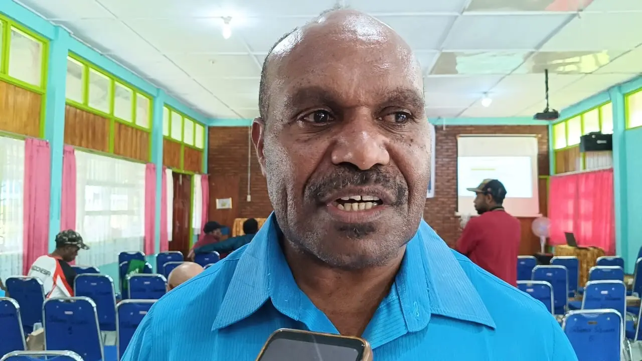 Timotius Matuann SPd, M.Pd., Plt. Kadispora Papua Pegunungan (RRI/Ronny)
