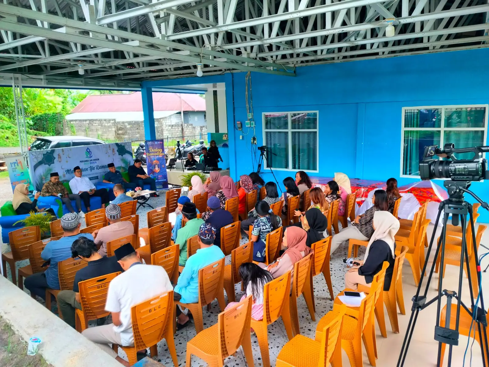 Karyawan karyawati Perumda Air Minum Ake'u Banua mengikuti dialog ramadhan (Foto: RRI Tahuna/ Amir Yusuf)