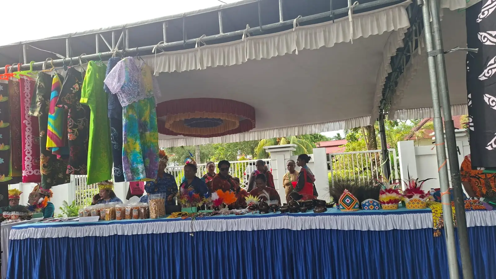 Pameran UMKM memeriahkan hut kabupaten kepulauan yapen ke 57 (FOTO Salo Rri)