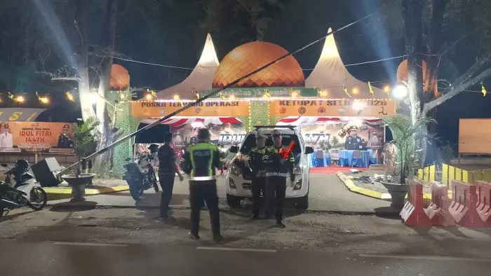 Anggota Satlantas Polres Natuna bersiap-siap melaksanakan Patroli Kegiatan Rutin Yang Ditingkatkan (KRYD) di wilayah hukum Polres Natuna. ( Foto : Saleh/ RRI Ranai )